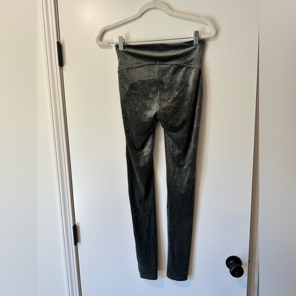 SPANX Velvet Leggings in Dark Palm, size Medium - Picture 9 of 9